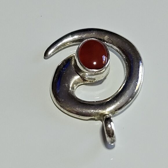 *Sale* Vintage LD Sterling Silver Swirl Pendant With Oval Garnet - Picture 8 of 10